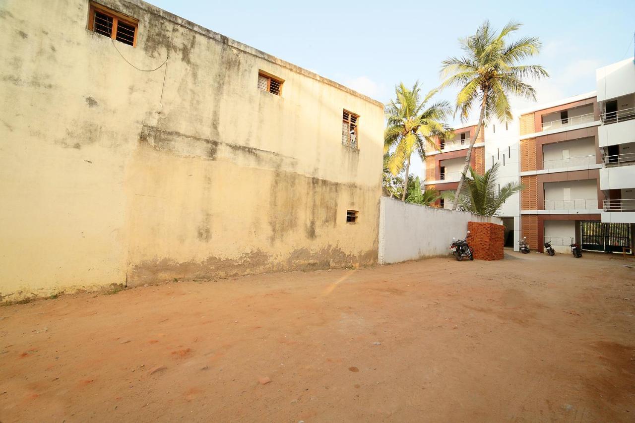 Hotel Sathvika 3*
