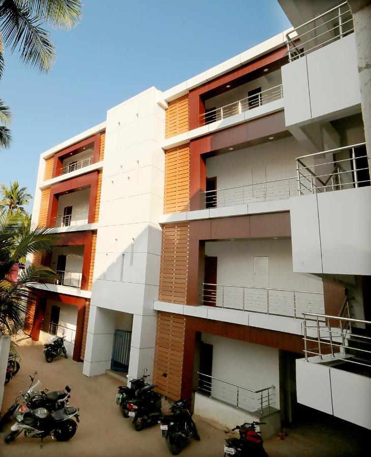 Sathvika Hotel 3*